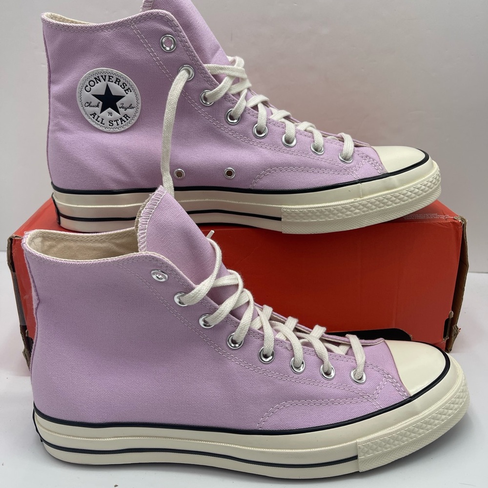 Converse Men’s A07429C
CHUCK 70 HI
STARDUST LILAC/EGRET/BLACK High-Top Sneakers